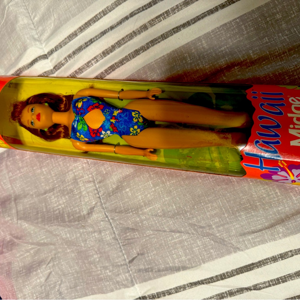 Hawaii Barbie friend